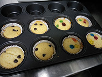 Vanilla Cupcakes with M&M chocolate